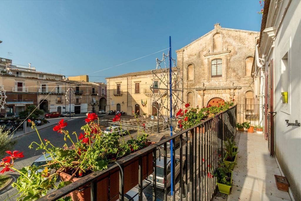 Experience Il Paesino Hotel Licodia Eubea Bagian luar foto