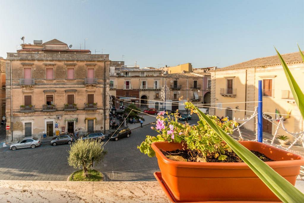 Experience Il Paesino Hotel Licodia Eubea Bagian luar foto