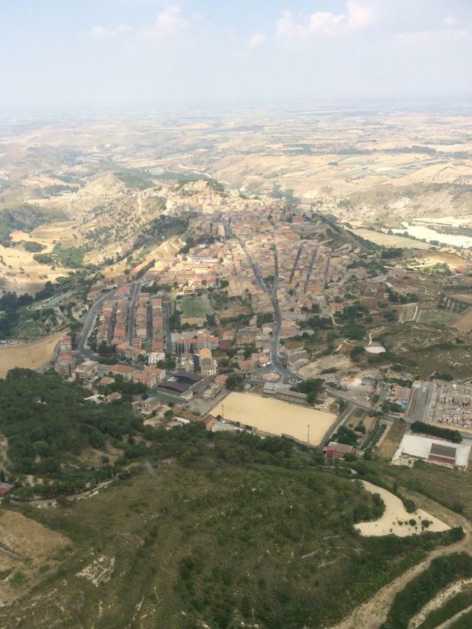 Experience Il Paesino Hotel Licodia Eubea Bagian luar foto