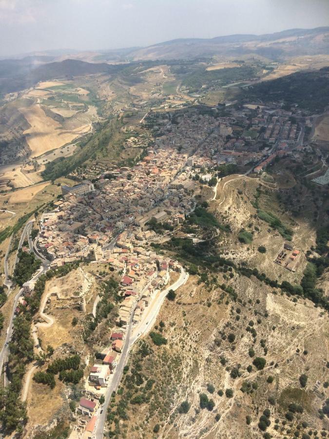 Experience Il Paesino Hotel Licodia Eubea Bagian luar foto