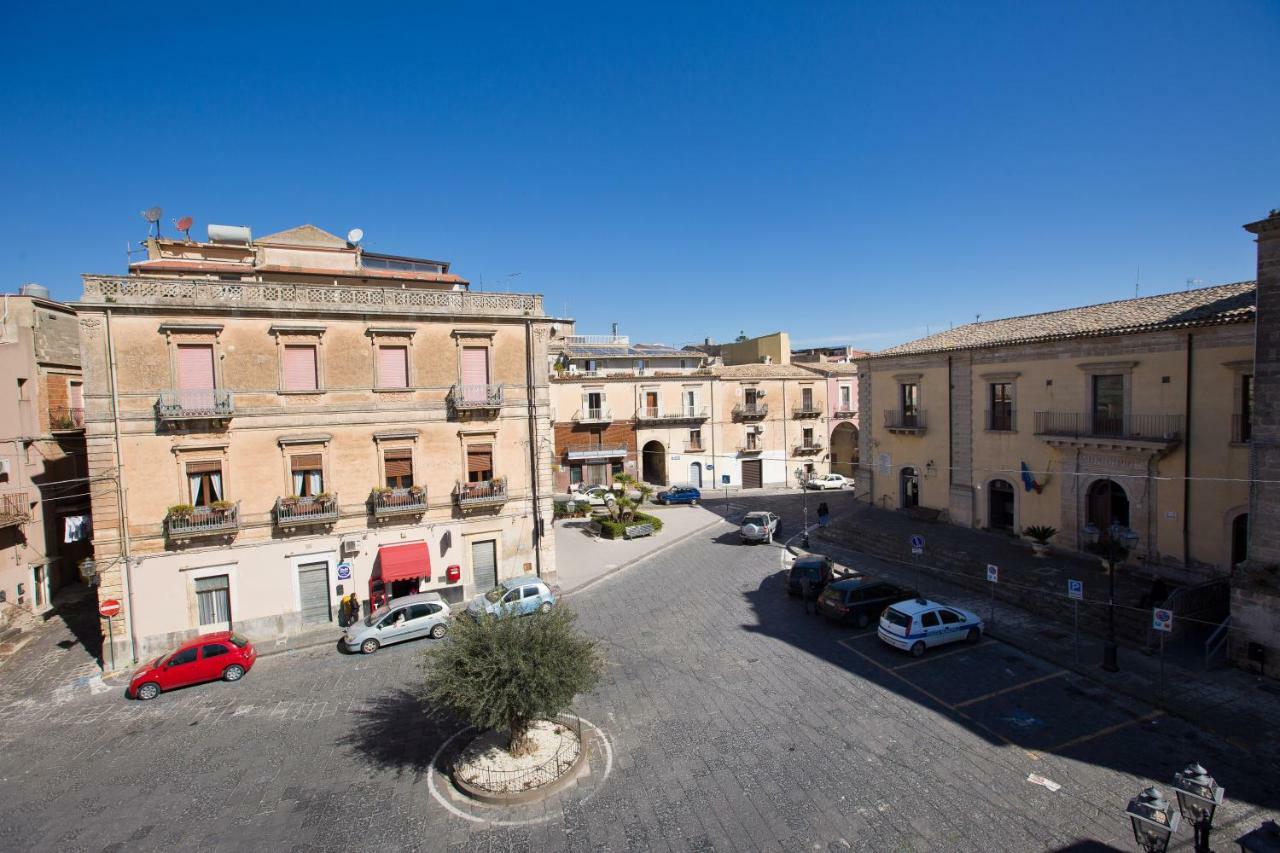 Experience Il Paesino Hotel Licodia Eubea Bagian luar foto