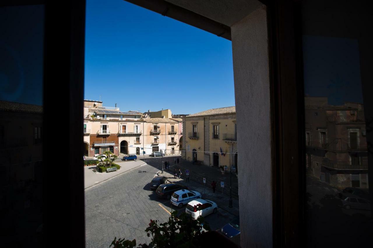 Experience Il Paesino Hotel Licodia Eubea Bagian luar foto
