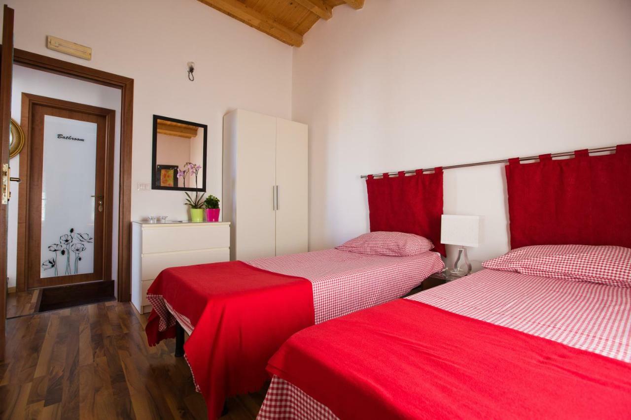 Experience Il Paesino Hotel Licodia Eubea Bagian luar foto