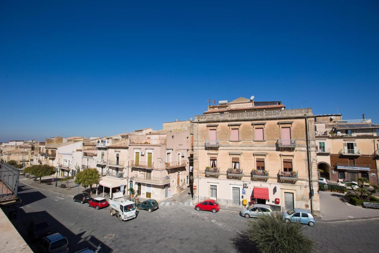 Experience Il Paesino Hotel Licodia Eubea Bagian luar foto
